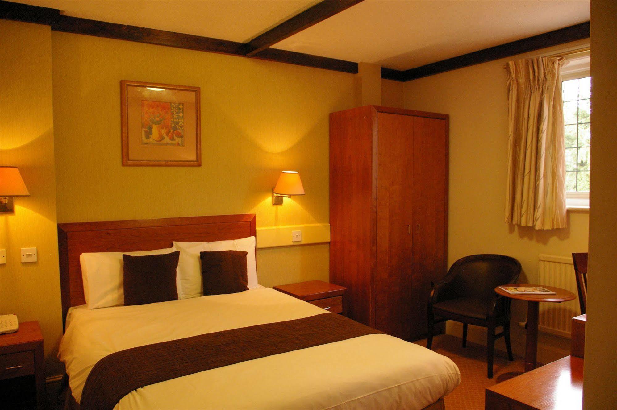 Farnham House Hotel Esterno foto