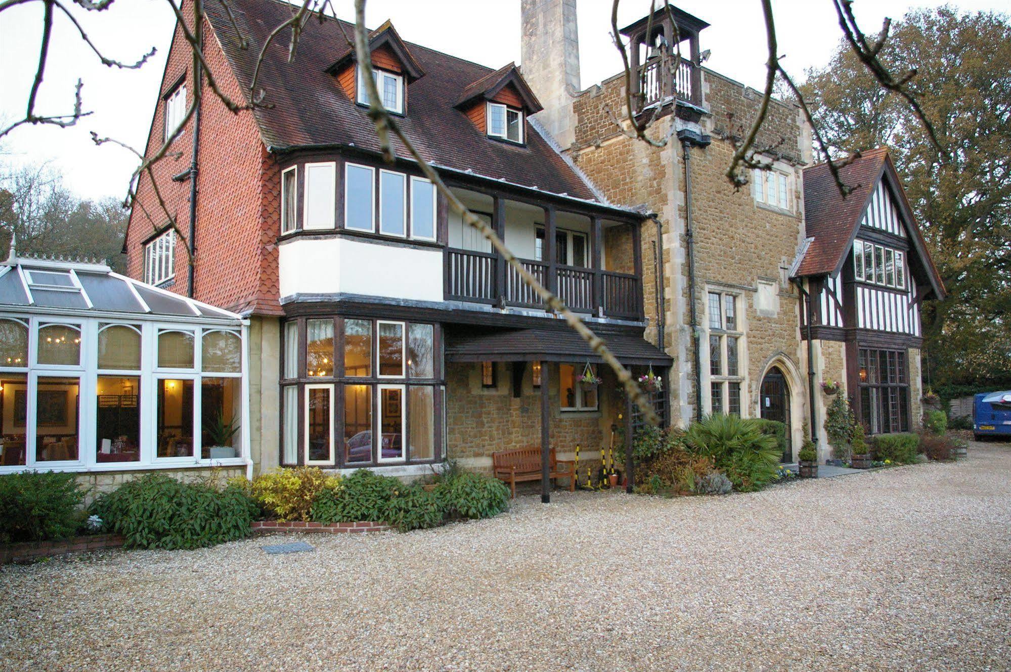 Farnham House Hotel Esterno foto